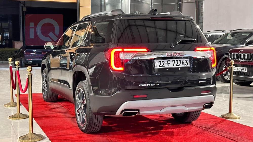 GMC Acadia